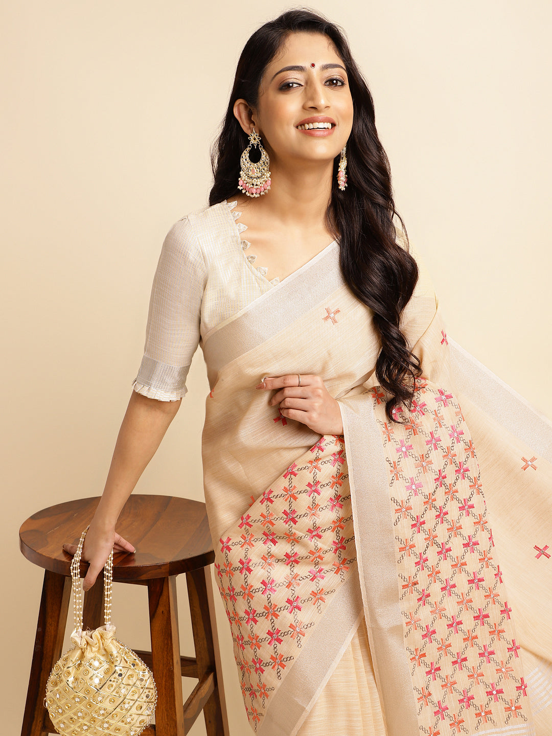 Off White Linen Embroidery Saree With Floral Work