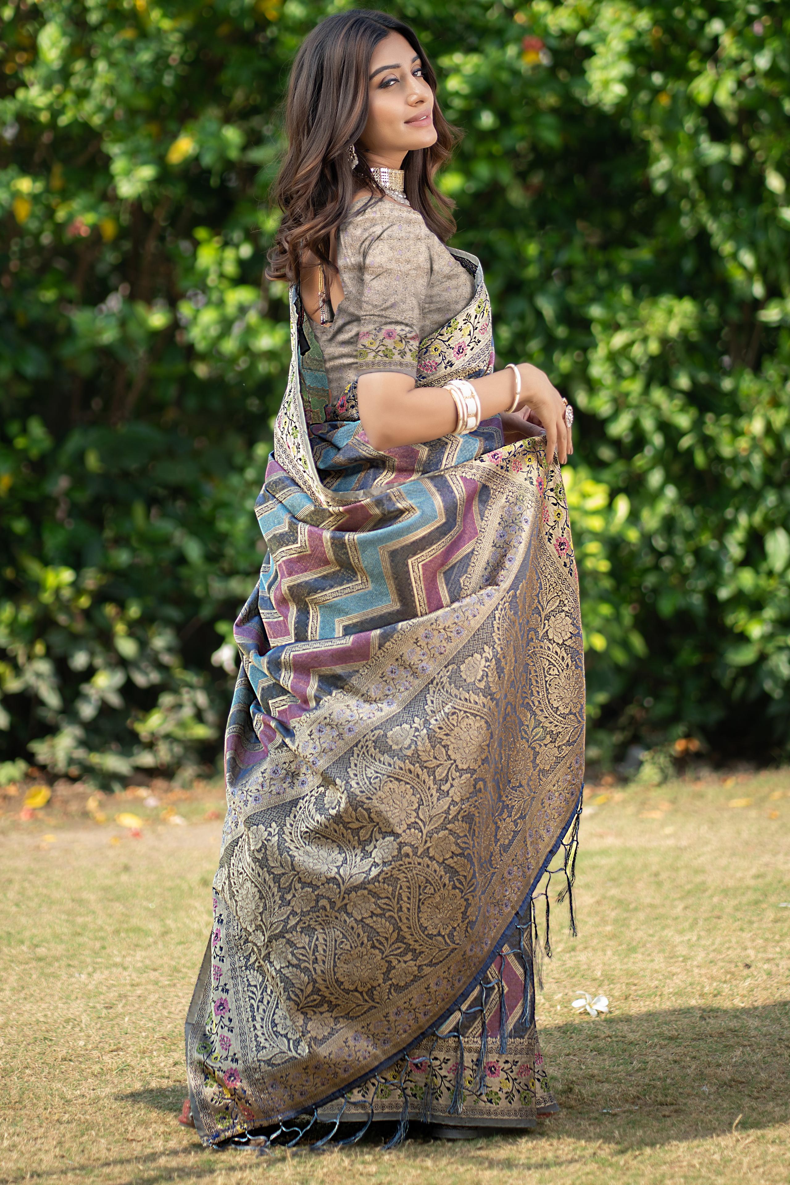 leheriya saree with zari work for engagement