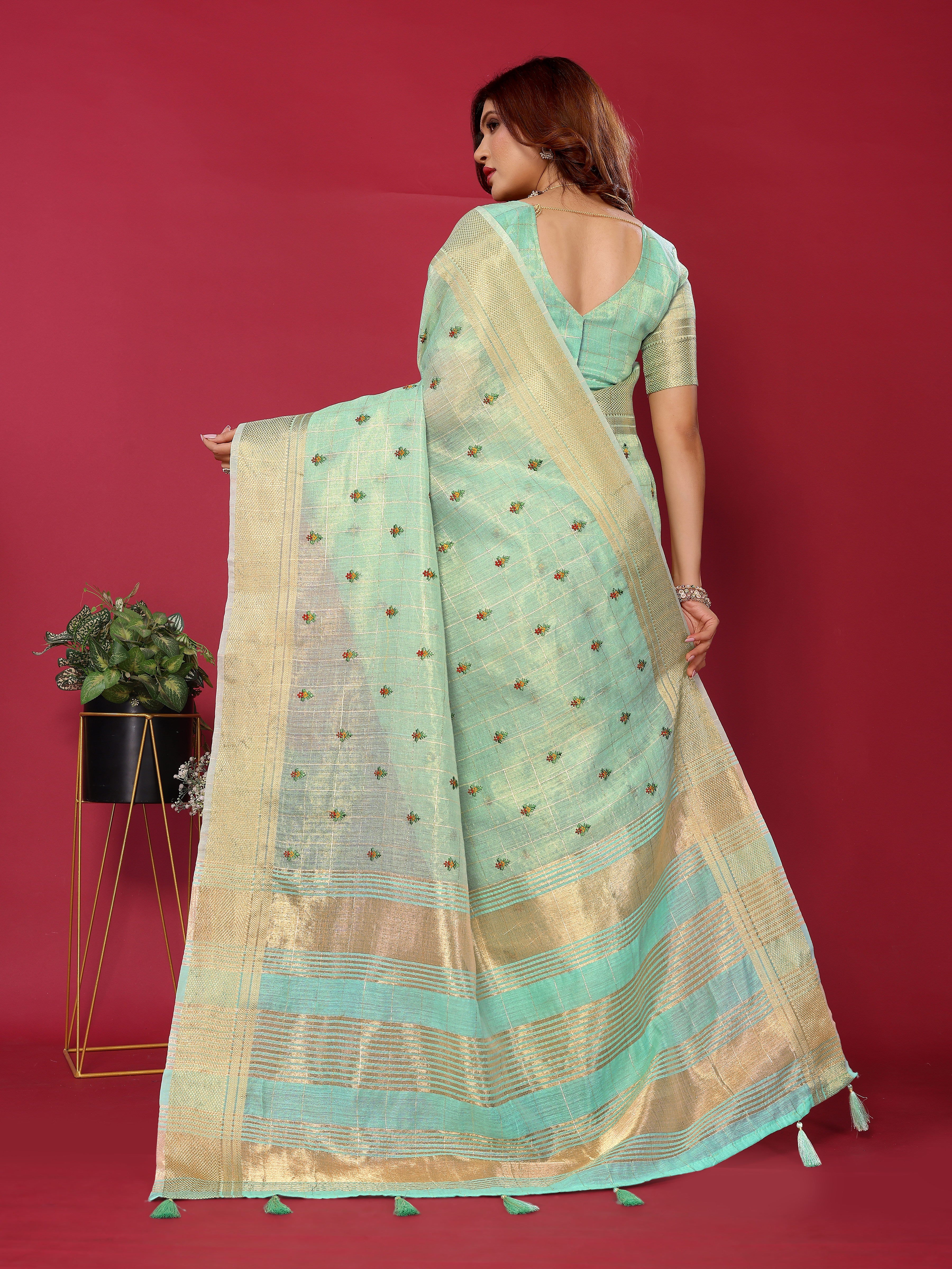 Designer thread embroidery saree India