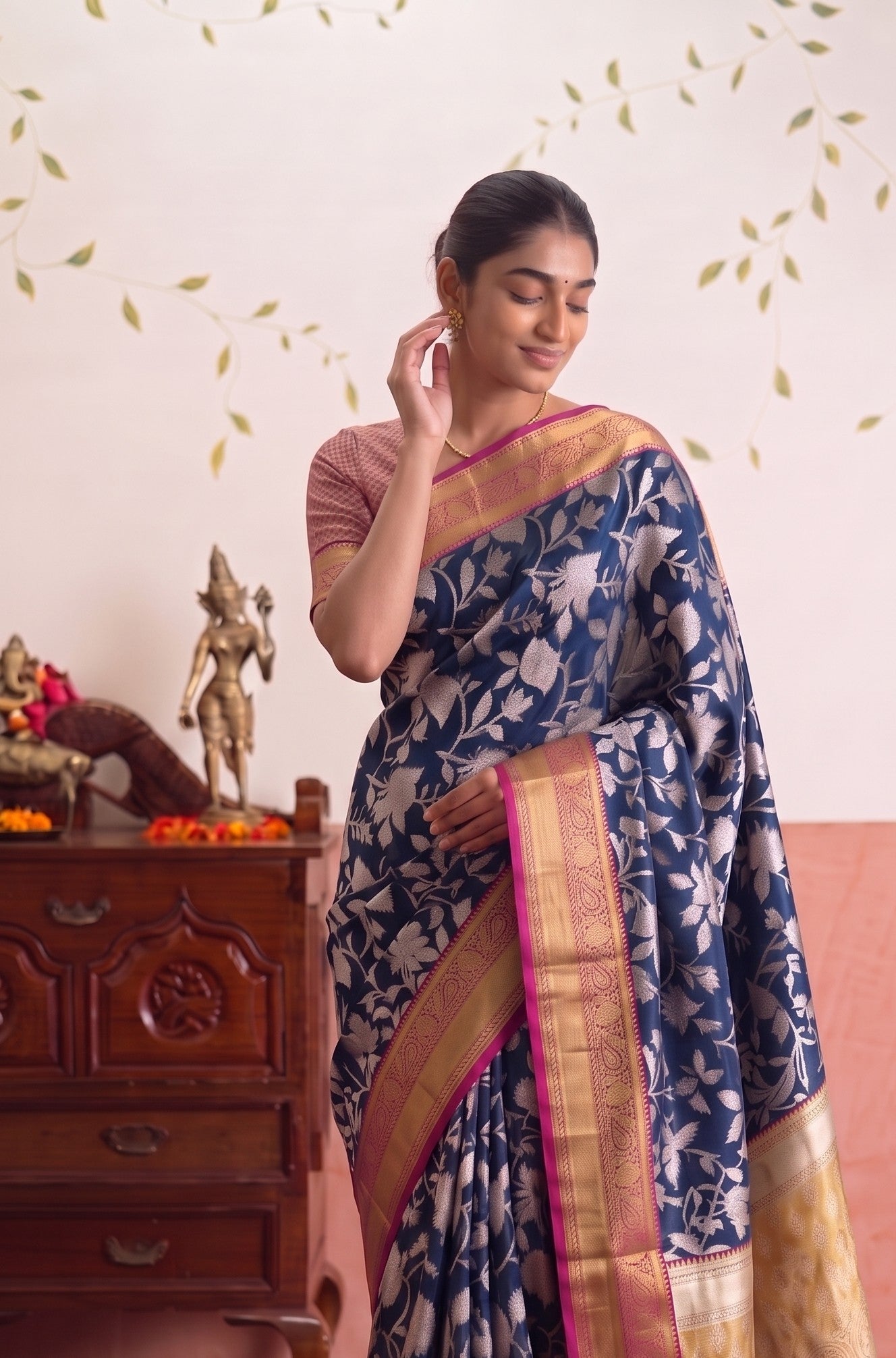Navy Blue Floral Banarasi Silk Weaving saree