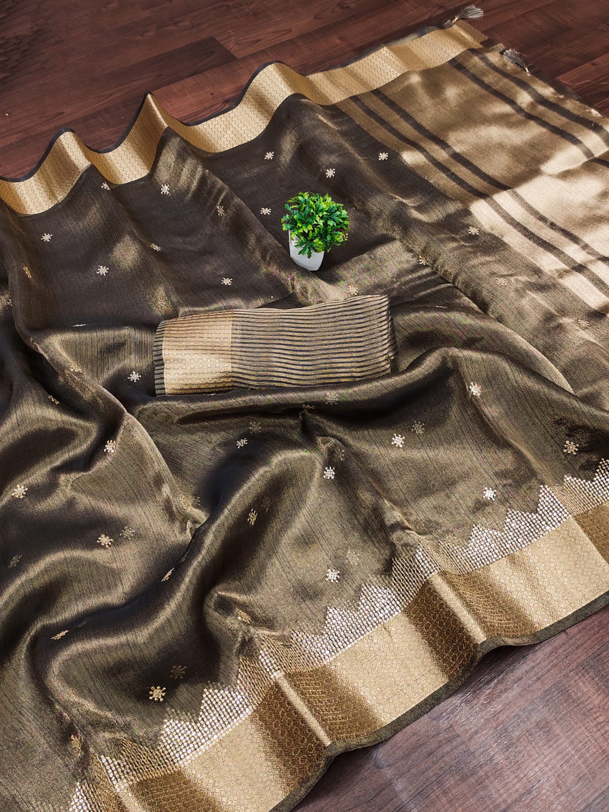 Mehndi Green Tissue Cotton Silk Sequins Embroidery Saree
