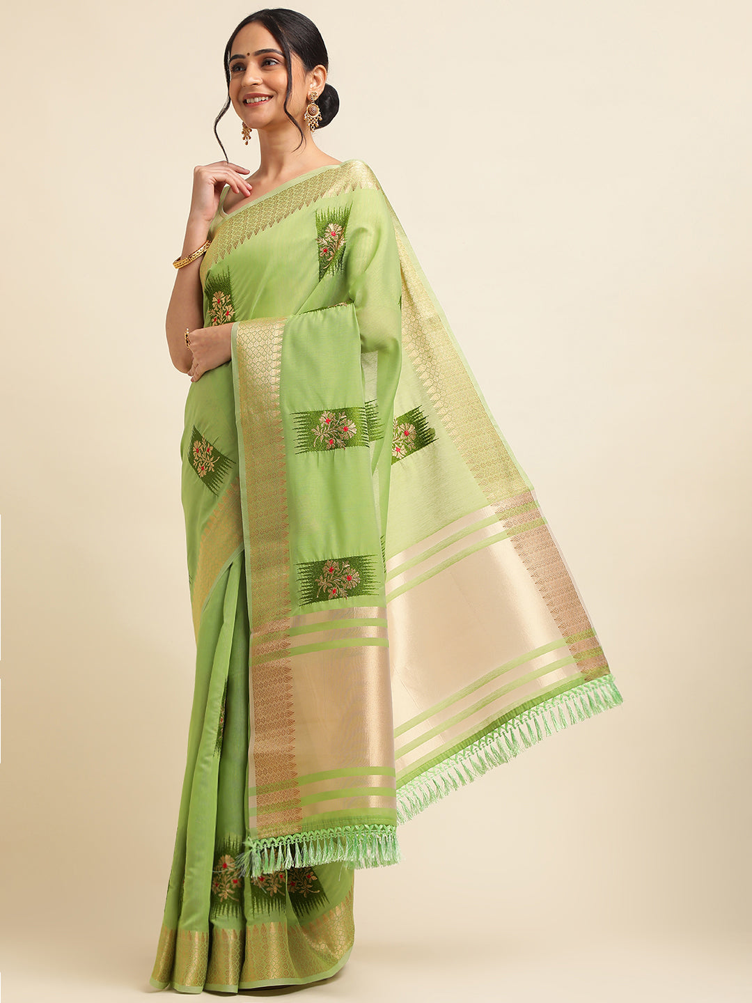 Perrot Green Banarasi Silk Floral Embroidery Work Saree