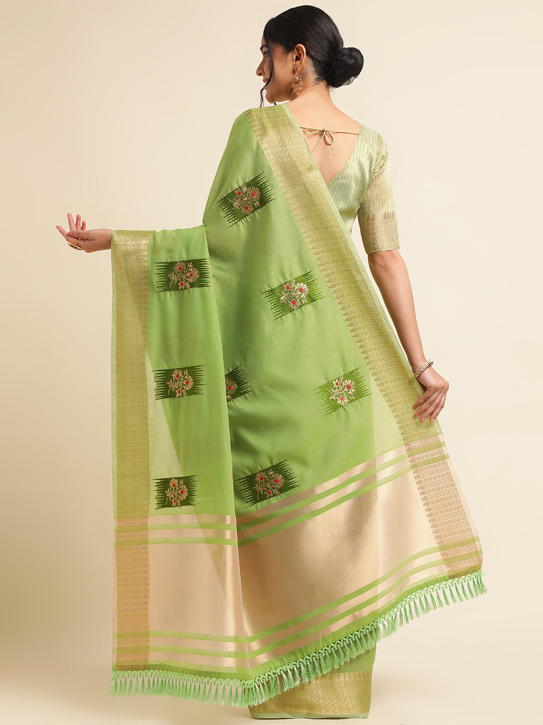 Perrot Green Banarasi Silk Floral Embroidery Work Saree