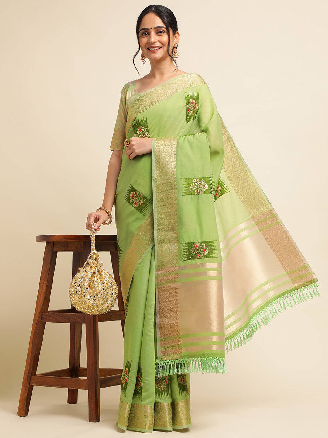 Perrot Green Banarasi Silk Floral Embroidery Work Saree