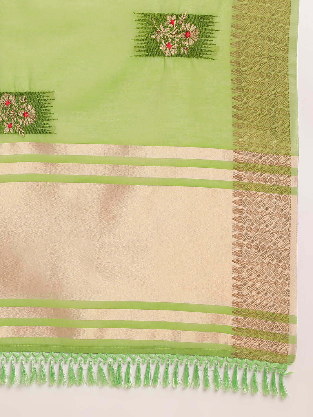 Perrot Green Banarasi Silk Floral Embroidery Work Saree