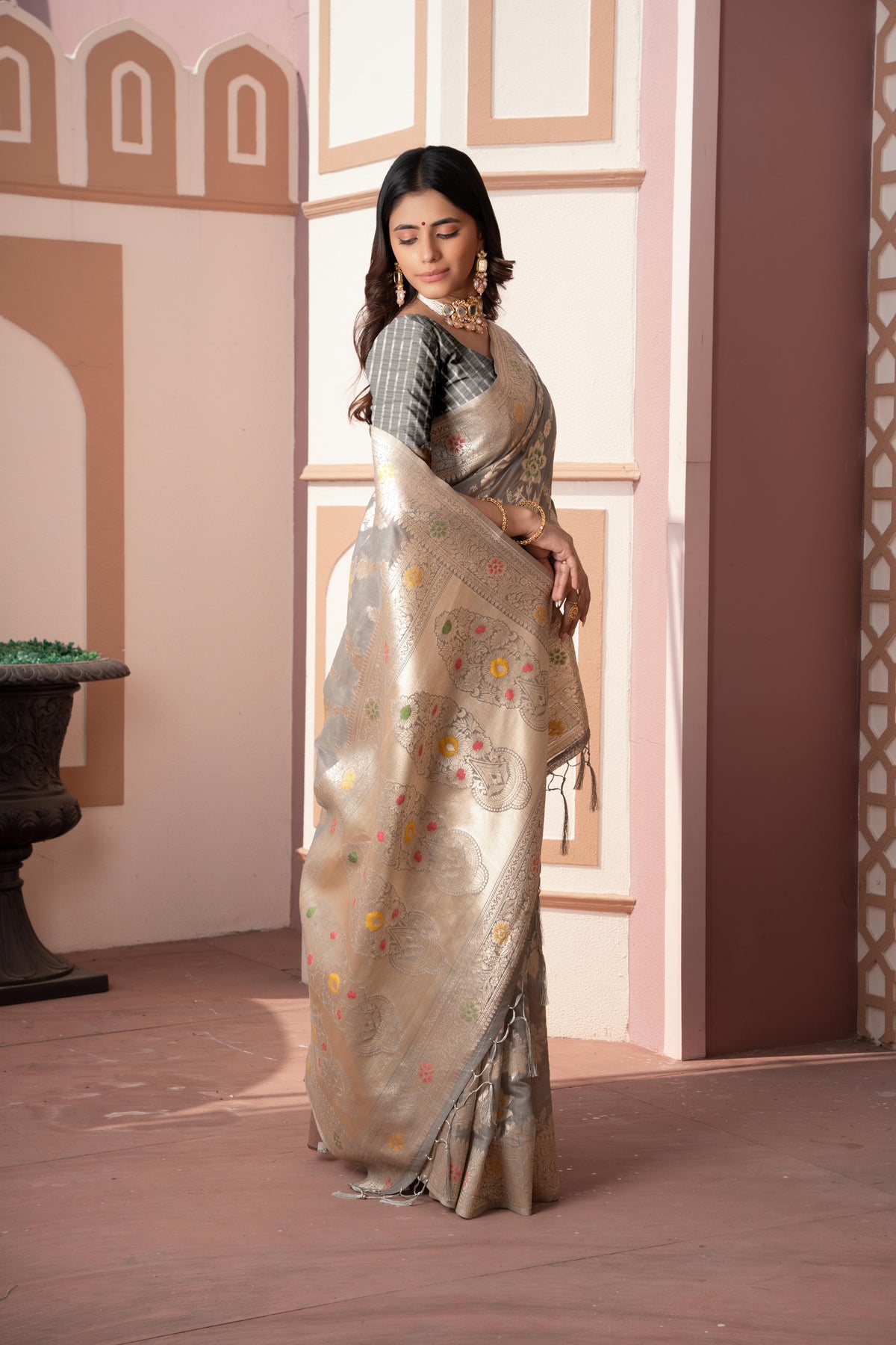 Gray Banarasi Cotton Silk Zari Woven Saree