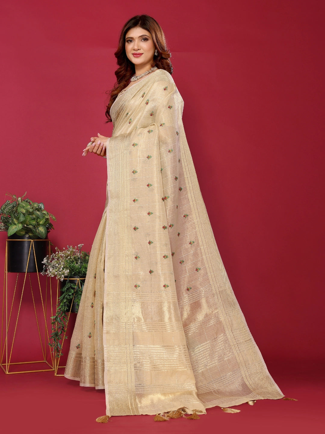 Cream Cotton Silk Thread Work Saree