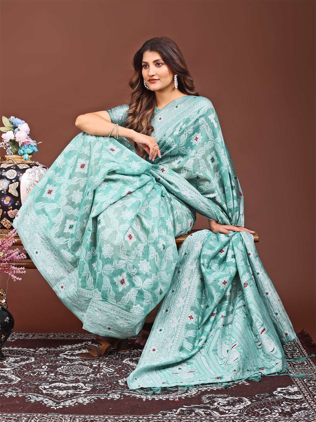 Green Floral Design Linen Saree For Festivals