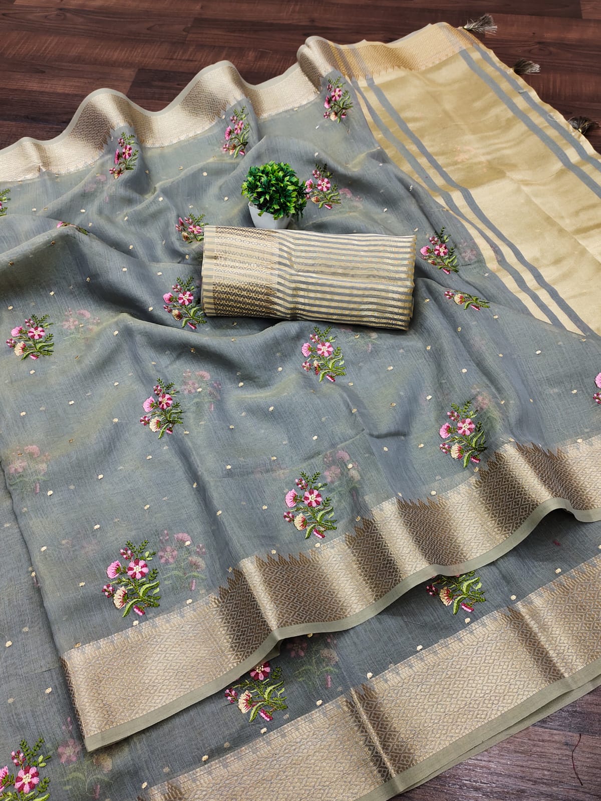 elegant grey cotton silk saree for festive season